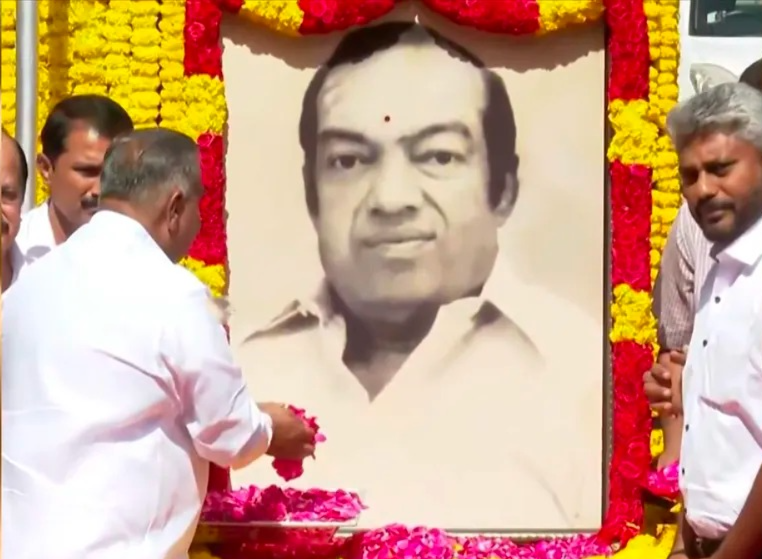 மறைந்த கவியரசு கண்ணதாசன் பிறந்த நாள் இன்று..!! தமிழக அரசு சார்பில் மரியாதை..!! image 5