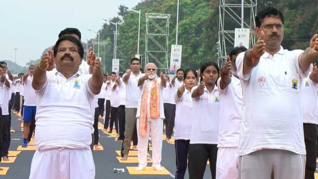 pm modi kolkata yoga