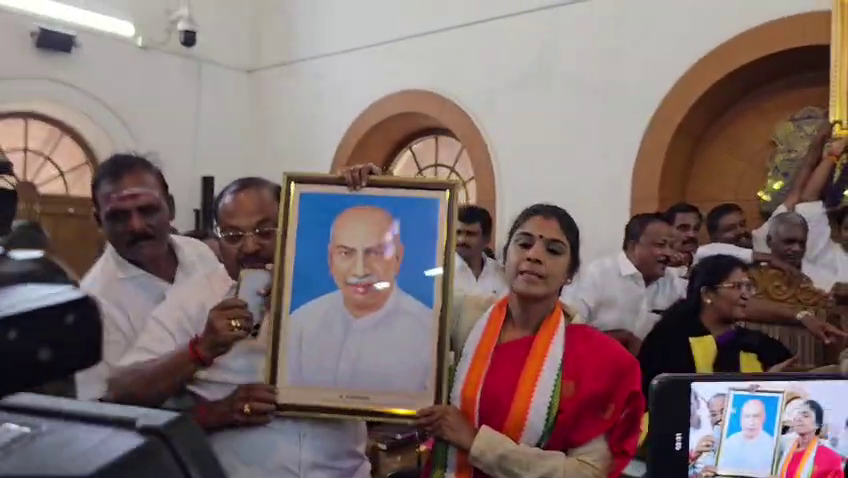 மு.க. ஸ்டாலின் புகைப்படம்: கோவை மாநகராட்சி கூட்டத்தில் திமுக - காங்கிரஸ் மோதலால் பரபரப்பு 1 vlcsnap 2026 06 17 12h34m45s675