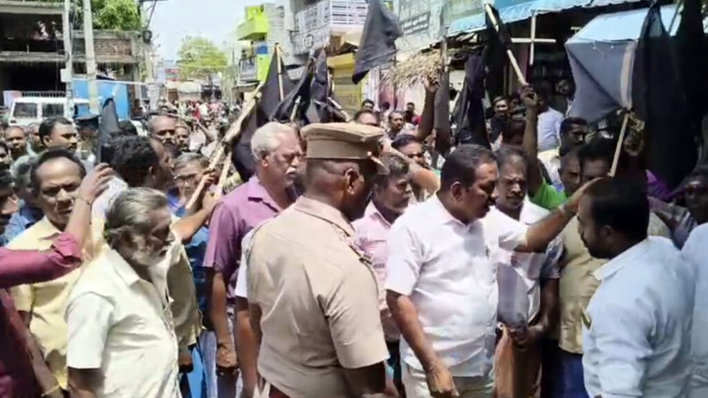 சங்கரன்கோவில்; கஞ்சித் தொட்டி திறக்க முயன்ற 50க்கும் மேற்பட்டோர் கைது 001 sankarankovil A