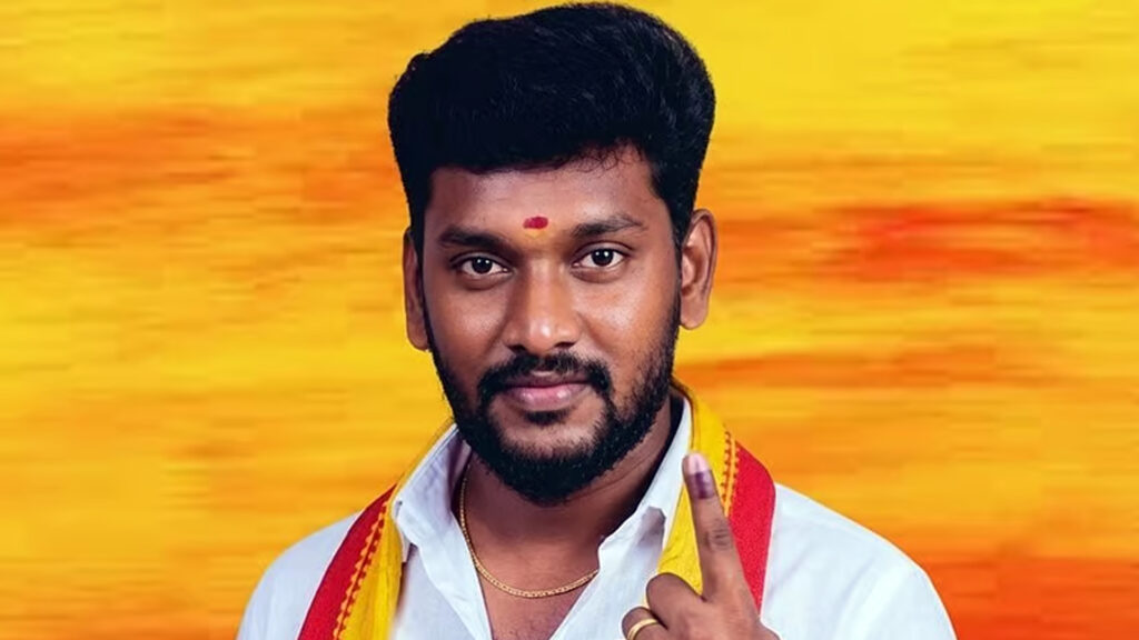 இன்று ரமேஷுக்கு தர்ம அடி; நாளை தவெக நிர்வாகிகளுக்கு – தமிழக வெற்றிக் கழகமல்ல, பாலியல் வெறிக் கழகம் – திமுக கடும் தாக்கு! 003 karur tvk