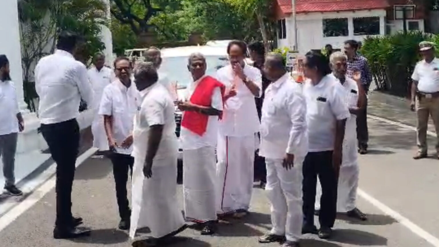 கோட்டையில் இடது சாரி தலைவர்கள் ; முதலமைச்சருடன் சந்திப்பு 004 cpi