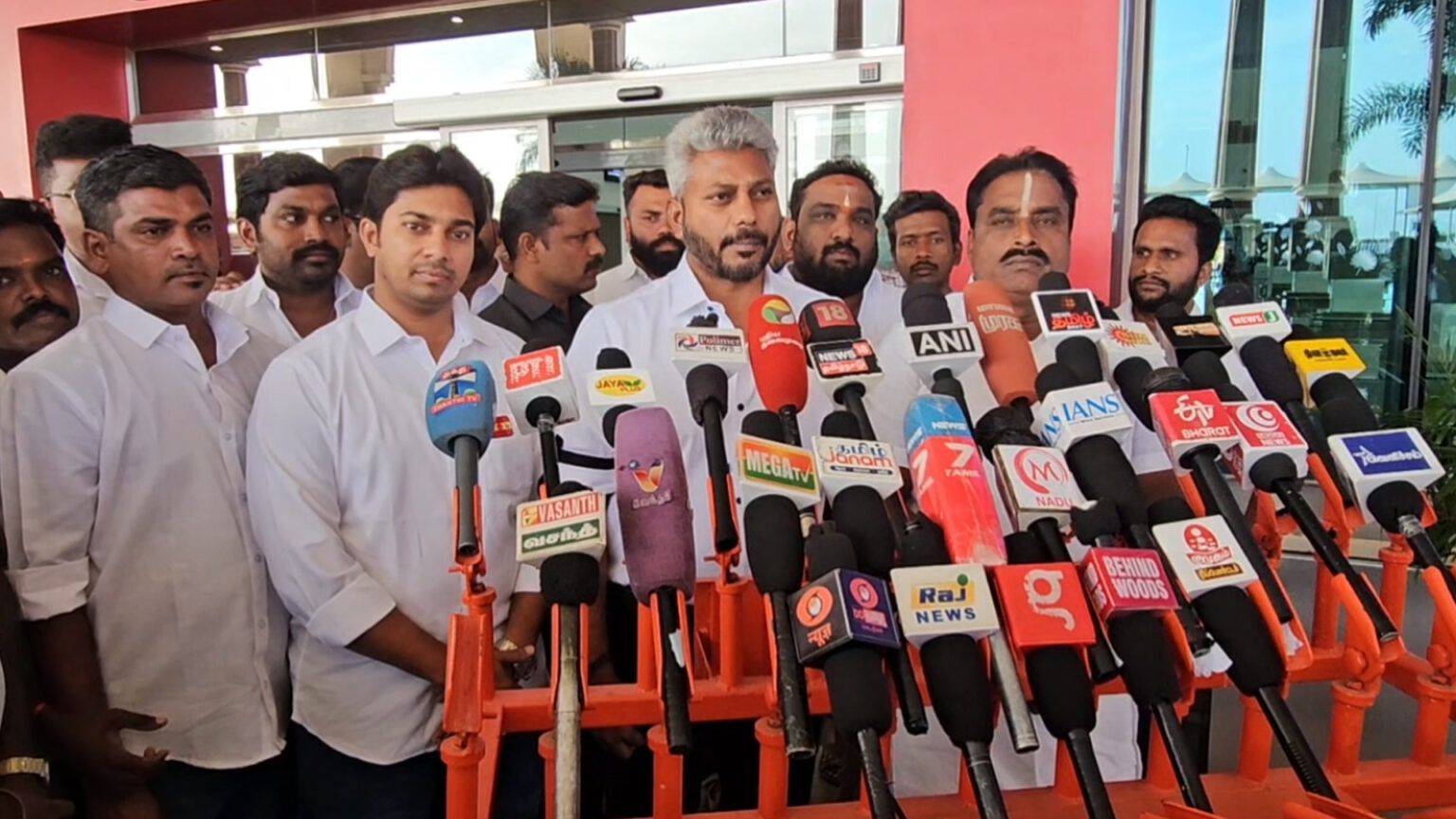தவெக ஆட்சி கவிழுமா? – அறியாமையில் பேசிக் கொண்டிருக்கிறார் அனிதா ராதாகிருஷ்ணன்… அமைச்சர் மரிய வில்சன் சாடல் 004 wilson A