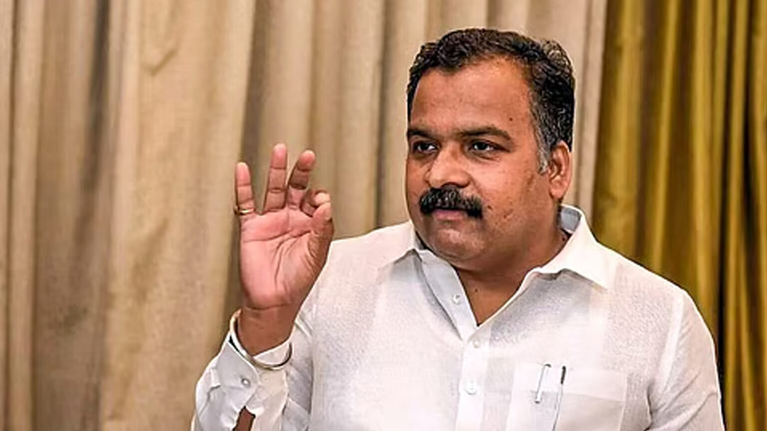 அமித்ஷா கட்டுப்பாட்டில் தமிழ்நாடு கவர்னர் – காங்கிரஸ் தலைவர் குற்றச்சாட்டு 006 manik
