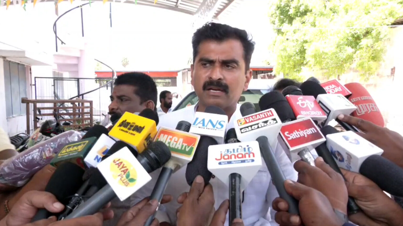 திமுக 40 எம்.பி தொகுதிகளிலும் ராஜினாமா செய்யத் தயாரா? – துரை வைகோ சவால்! 008 durai vaiko