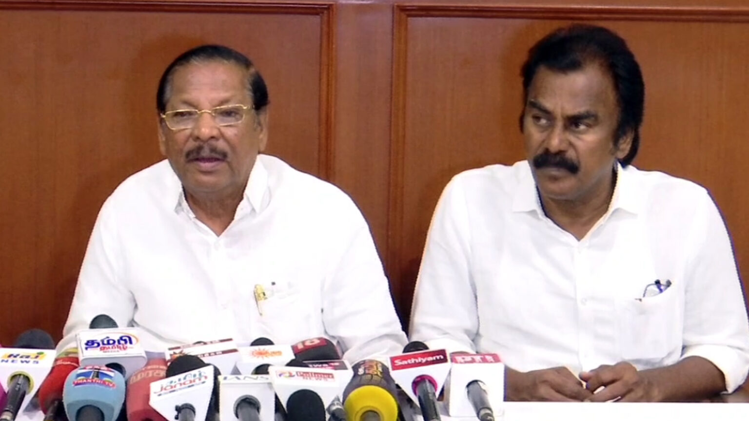தவெக குதிரை பேரம் குறித்து மனு; ஆளுநர் நடவடிக்கை எடுக்காவிட்டால் வழக்கு – ஆர்.எஸ்.பாரதி 009 rs bharathi