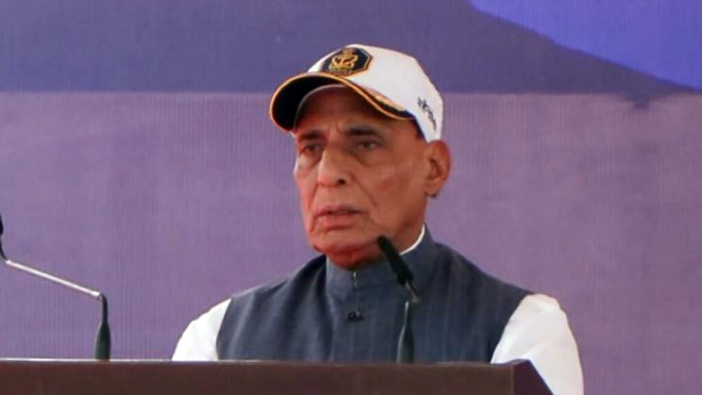போர் படை மட்டுமல்ல; நாட்டின் பொருளாதார நலன்களின் வலுவான காவலன் இந்திய கடற்படை – ராஜ்நாத் சிங் பெருமிதம் 011 rajnath singh