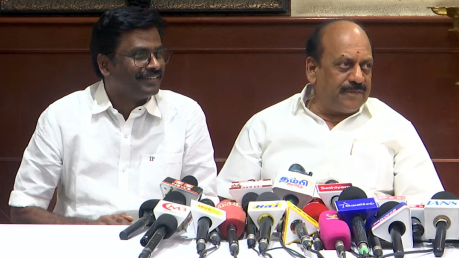 மு.க.ஸ்டாலின் பெயர்தாங்கிய கல்வெட்டு அகற்றம்; திமுக போராட்டம் அறிவிப்பு 014 anbarasan