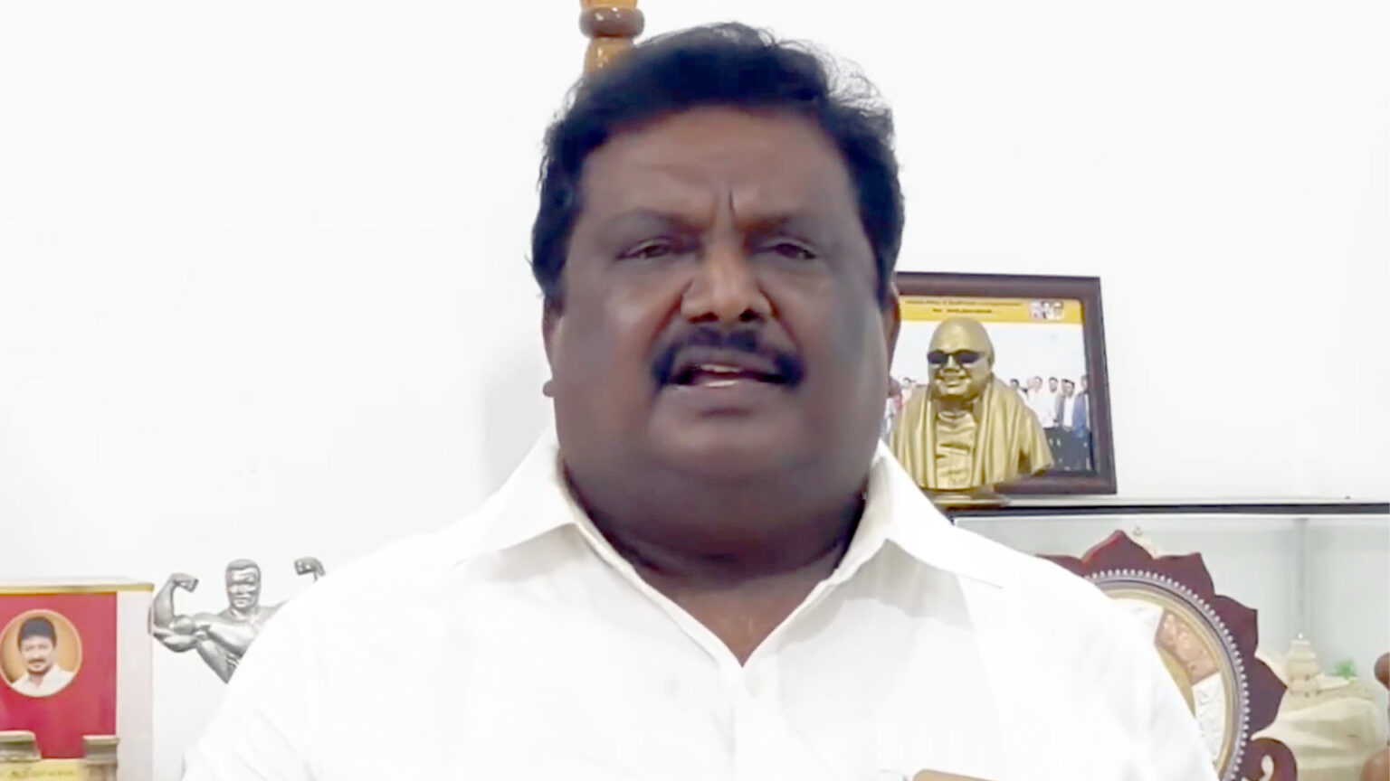 மோசடி வழக்கு; திமுக முன்னாள் அமைச்சர் சிவசங்கரனிடம் 4 மணி நேரம் விசாரணை – தன் மீது பொய்க் குற்றச்சாட்டு என பேட்டி 014 ss