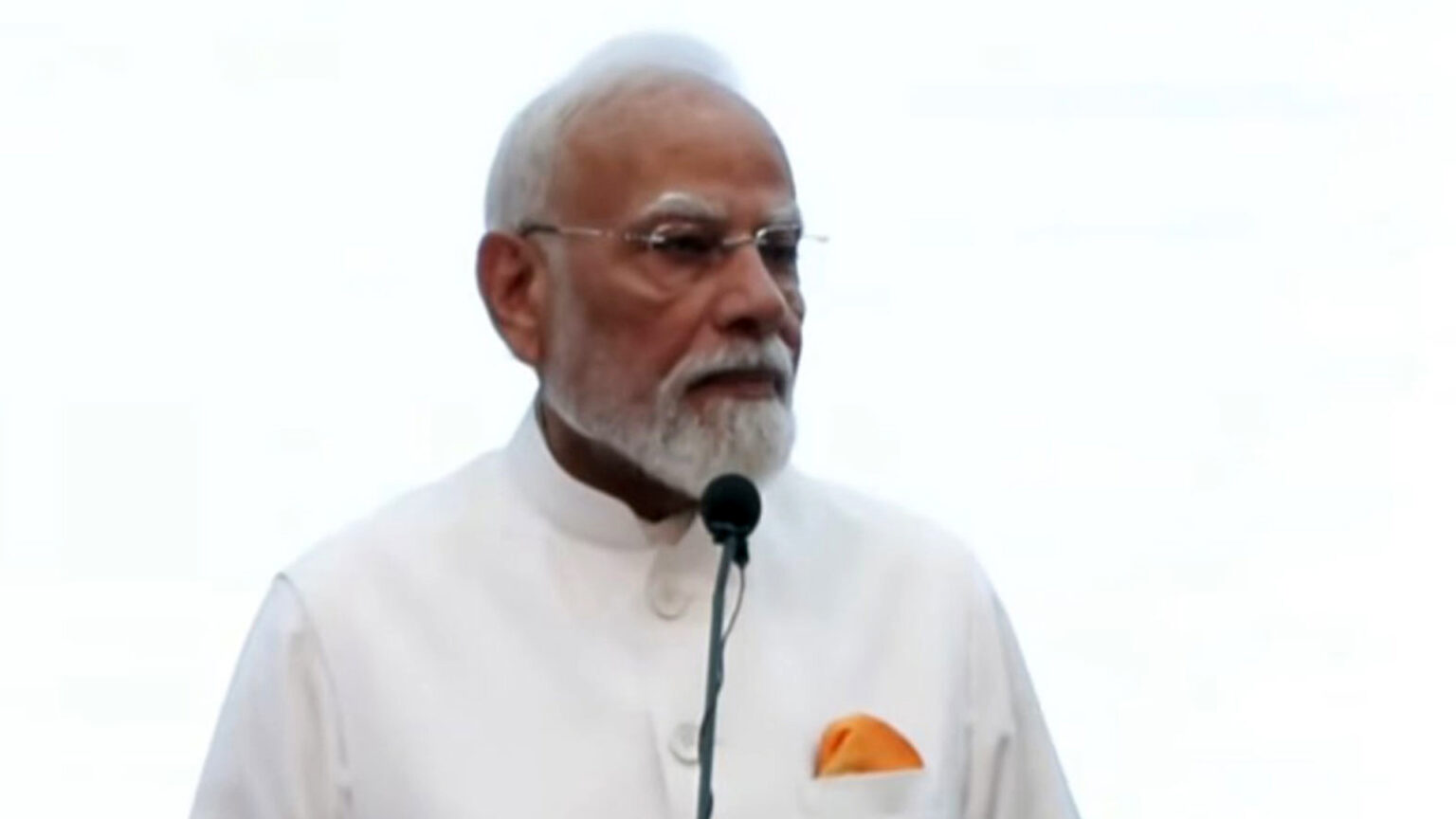 வளமான எதிர்காலத்தை நோக்கி இந்தியா – இந்தோனேசியா பயணம்; இருநாடுகளின் கலாச்சார பிணைப்பை புகழ்ந்த பிரதமர் மோடி 015 pm