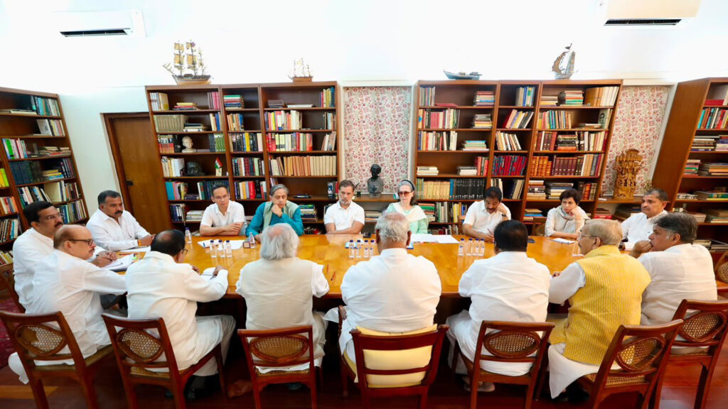 நாடாளுமன்ற மழைக்கால கூட்டத்தொடர் ; மோடி அரசுக்கு என்னென்ன கேள்விகள்?- காங்கிரஸ் ஆலோசனை கூட்டத்தில் முடிவு 016 congress
