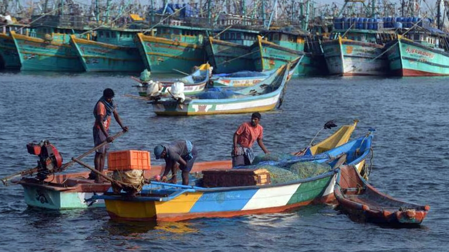 கடல் எல்லையில் மீன் பிடிக்க அனுமதிக்க வேண்டும் – ஆந்திர அரசிடம் தமிழக அரசு வலியுறுத்தல் 017 chennai fisher