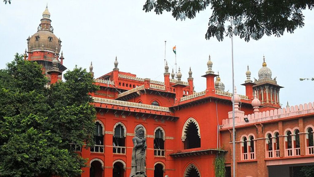 நீதிமன்றங்களில் காவல்துறையினர் எப்படி ஆஜராகவேண்டும்? – சுற்றறிக்கை பிறப்பிக்க உத்தரவு 017hc