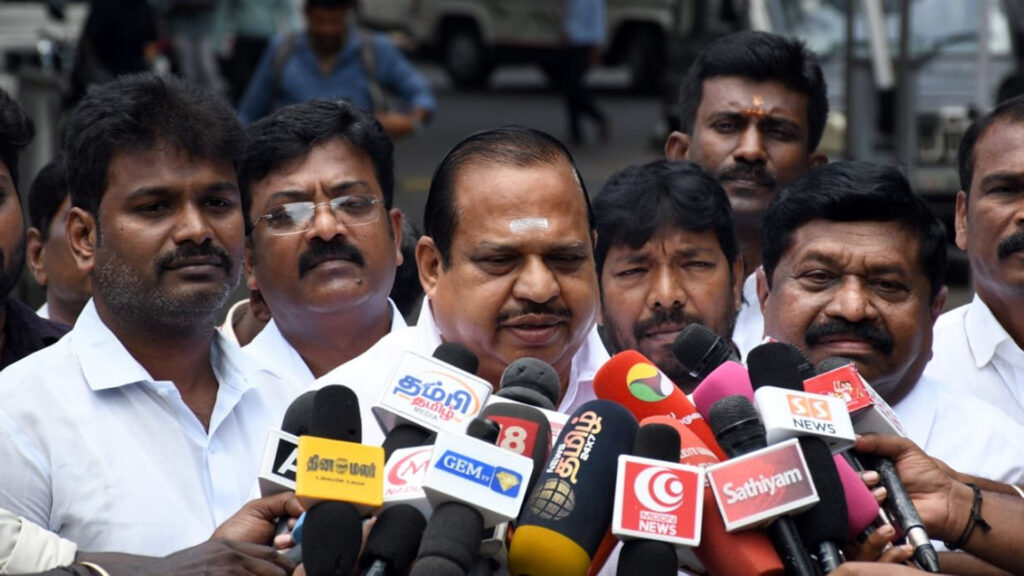 அதிமுகவினர் மாறவில்லை ; தவெகவால் விலை பேசப்பட்டவர்கள் கட்சி மாறியிருக்கிறார்கள் – அக்ரி கிருஷ்ணமூர்த்தி 018 agri