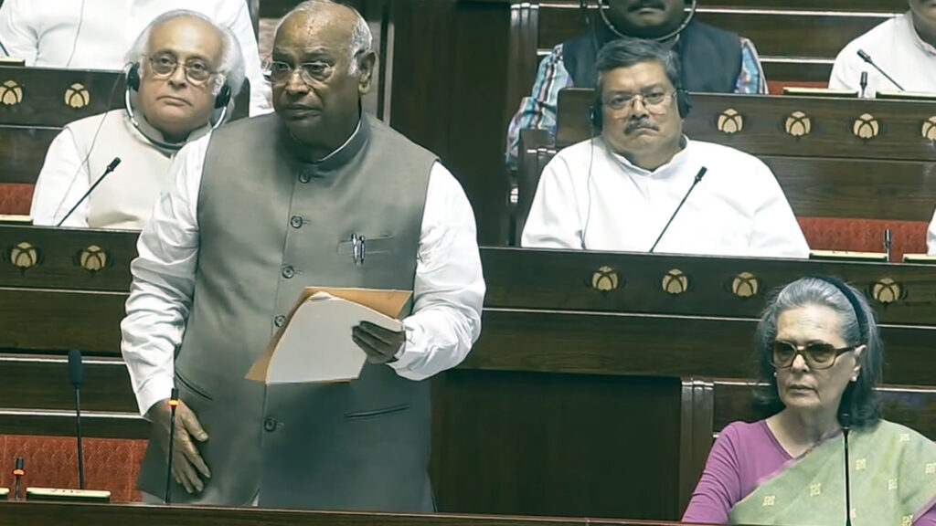 வினாத்தாள் கசிவு விவகாரம்… அபராதம், கடும் தண்டனை மட்டுமே தீர்வல்ல – மாநிலங்களவையில் மல்லிகார்ஜுன கார்கே விமர்சனம் 019 karge
