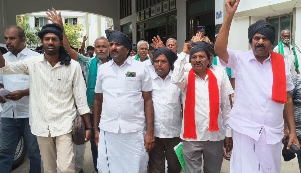 கோவை : ’பயிர்க்கடனை முழுமையாக தள்ளுபடி செய்திடுக’..! விவசாயிகள் போராட்டம்..! 1 39