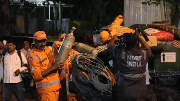 சிக்கிமில் நிலச்சரிவால் சுரங்கம் இடிந்து விபத்து: பலி எண்ணிக்கை 10ஆக உயர்வு! மீட்புப் பணிகள் தீவிரம்! 4 20