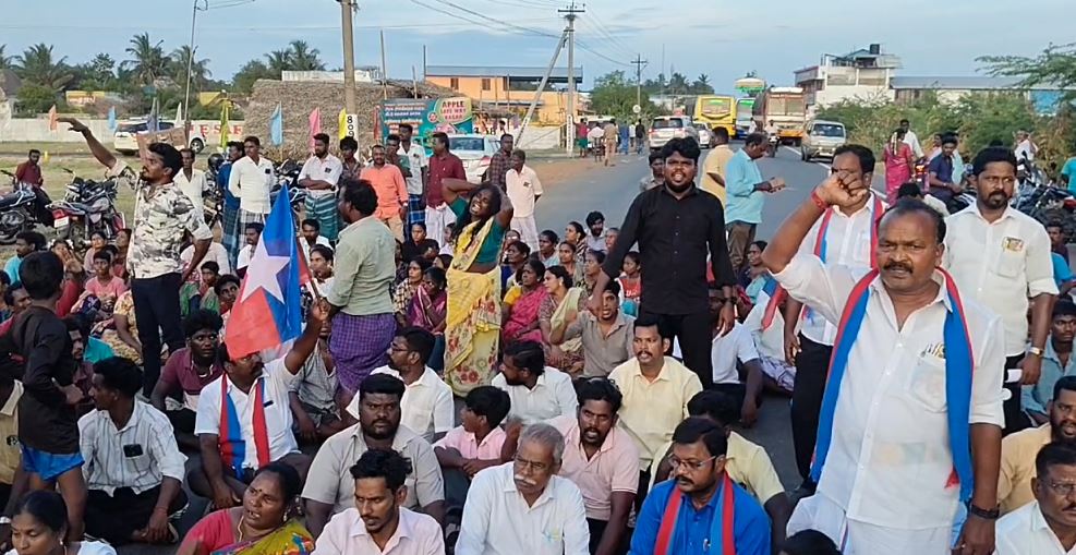 மயிலாடுதுறை : காதலர்கள் தற்கொலை விவகாரம்..! பையனின் பெற்றோர் சாலை மறியல்..! 6