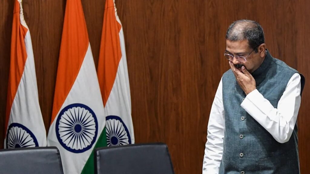 ‘இளைஞர் சக்தியே இந்தியாவின் உண்மையான பலம்’!. ராஜினாமா கடிதத்தில் தர்மேந்திர பிரதான் கூறியது என்ன? Dharmendra Pradhan resignation letter