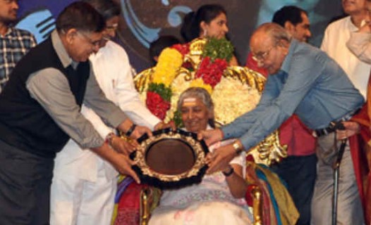 4 முறை தேசிய விருது பெற்றவர் எஸ்.ஜானகி! 1 Janaki 3