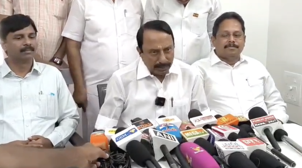 போராட்டமின்றி மதுக்கடைகளை அகற்றிய முதல் அரசு தவெக தான்.. அமைச்சர் செங்கோட்டையன் பெருமிதம்..!! Screenshot 2026 07 18 at 1.23.15 PM