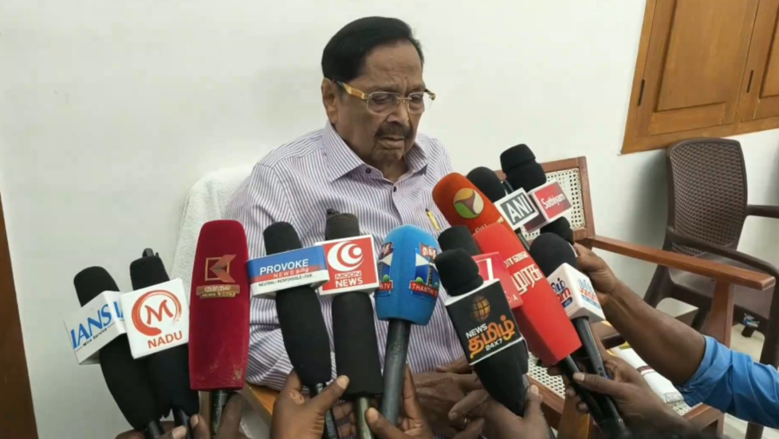 காவிரி உரிமையில் சமரசம் கூடாதாம்..!! கர்நாடகா செல்லும் முதல்வர் விஜய்க்கு துரைமுருகன் ‘வார்னிங்’..!! Screenshot 2026 07 27 at 2.28.25 PM