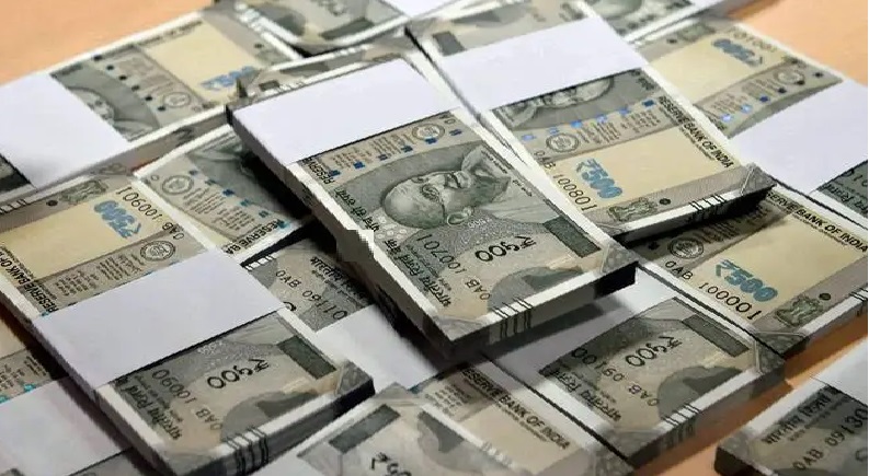 குதிரை பேரம் விவகாரம் – கரூரில் பைனான்ஸ் அலுவலகத்திற்கு ’சீல்’ cash