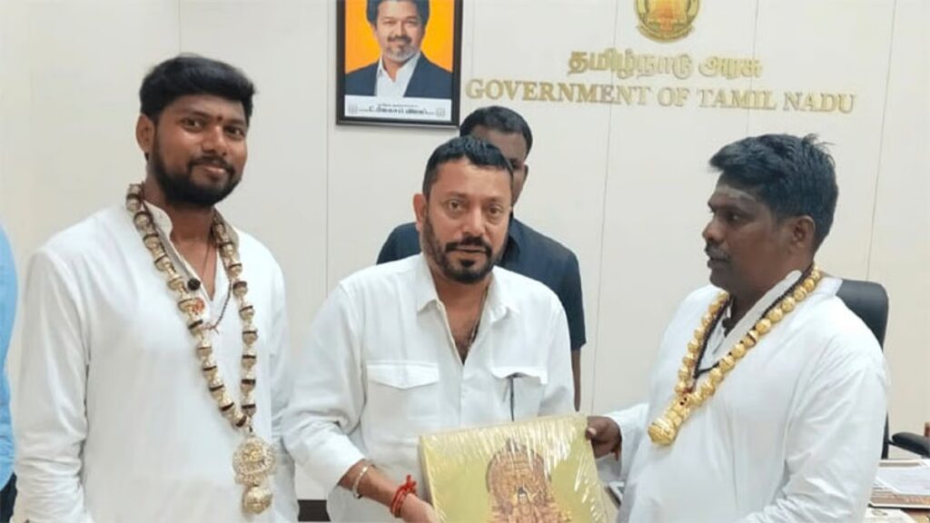 கைலாசா பிரதிநிதிகளுடன் 3 தமிழக அமைச்சர்கள் சந்திப்பு? நித்யானந்தா பதிவு கிளப்பிய புதிய சர்ச்சை..!! image 23 8