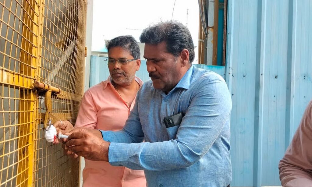 அமோனியா கசிவு எதிரொலி..!! மின்சாரம் துண்டிப்பு.. தொழிற்சாலைக்கு ‘சீல்’..!! image 36 2