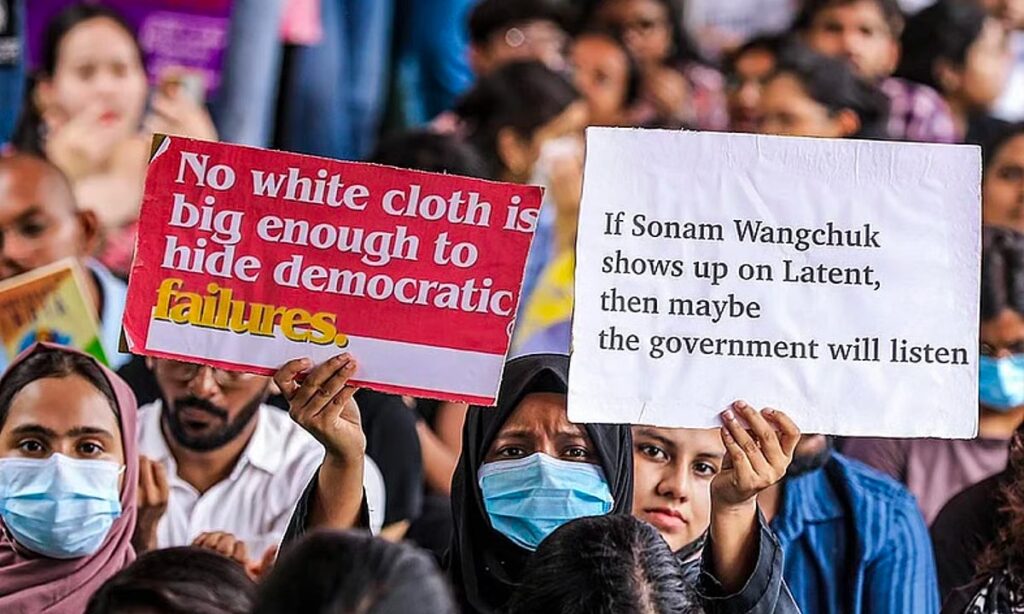 நீடிக்கும் பதற்றம்.. நாடாளுமன்ற முற்றுகை எதிரொலி..!! டெல்லி முழுவதும் 163 தடை உத்தரவு அமல்..!! image 38 4