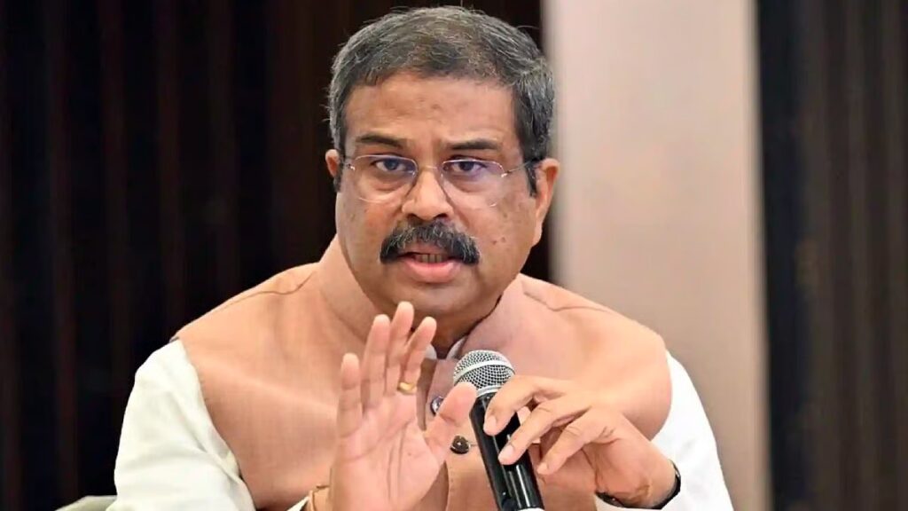 மாணவர்களை பகடைக் காய்களாக பயன்படுத்துகிறது காங்., கட்சி..!! தர்மேந்திர பிரதான் பகீர் குற்றச்சாட்டு..!! image 5 9