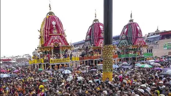 பூரி ஜெகந்நாதர் கோயில் ரத யாத்திரை! கூட்ட நெரிசலில் சிக்கி பக்தர் உயிரிழப்பு!. 100-க்கும் மேற்பட்டோர் மயக்கம்! puri jagannath crowd