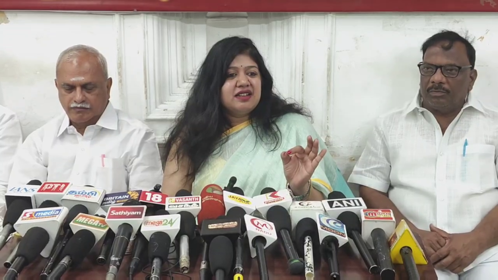 “ராமர் கோயில் விவகாரத்தில் உயர்மட்ட நீதிமன்ற விசாரணை தேவை; நிர்வாகிகள் மீது FIR போடுக!”– காங்கிரஸ் செய்தி தொடர்பாளர் அவனி பன்சால்! vlcsnap 2026 07 12 17h09m42s651