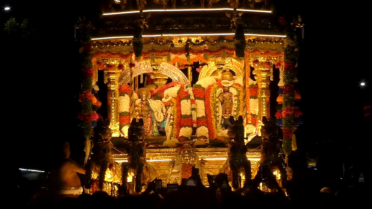 ஏகாம்பரநாதர் கோயிலில் புதிய தங்கத் தேரோட்டம்: அமைச்சர்கள் வடம் பிடித்துத் இழுத்து துவக்கி வைத்தனர்! 1 vlcsnap 2026 07 13 09h53m31s924