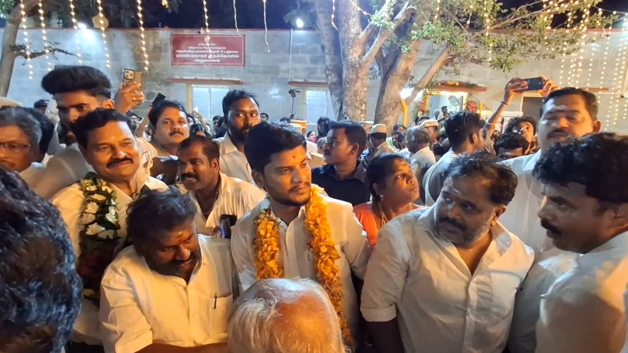 ஏகாம்பரநாதர் கோயிலில் புதிய தங்கத் தேரோட்டம்: அமைச்சர்கள் வடம் பிடித்துத் இழுத்து துவக்கி வைத்தனர்! 2 vlcsnap 2026 07 13 09h54m12s027