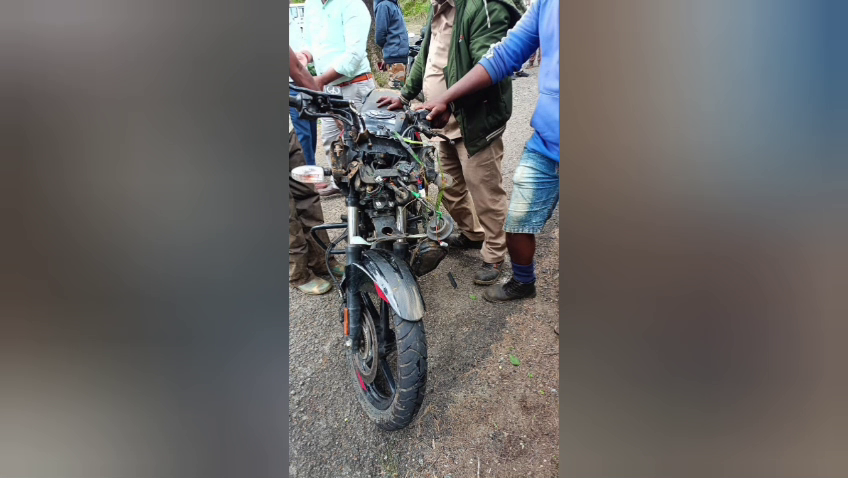வால்பாறை: வீடியோ எடுக்க முயன்றபோது பள்ளத்தில் பாய்ந்த பைக்: ஐடி ஊழியர் உள்பட 2 பேர் பலி! 1 vlcsnap 2026 07 19 06h53m38s097