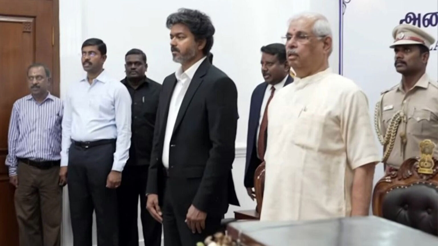 தமிழ்த்தாய் வாழ்த்தே முதலில் ஒலிக்க வேண்டும்’ – தமிழ்நாட்டின் 21 எம்.பி.க்கள் ஆளுநருக்கு கடிதம் 003 governor