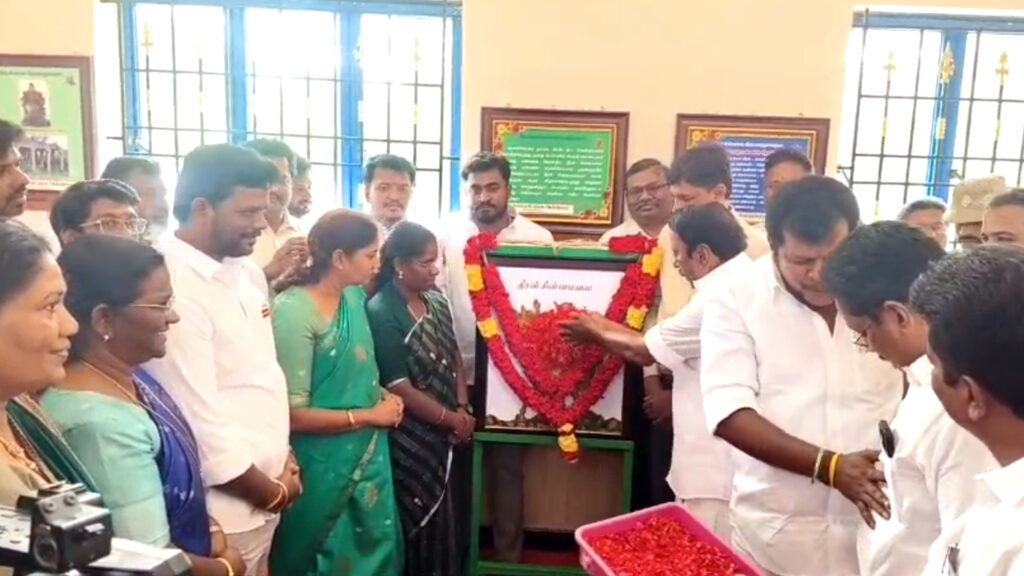 விஜய் நல்லாட்சிக்கு முத்தாய்ப்பாக காவிரி ஆற்றில் தண்ணீர் வந்து கொண்டு இருக்கிறது – கே.ஏ.செங்கோட்டையன் 1 010 kas A
