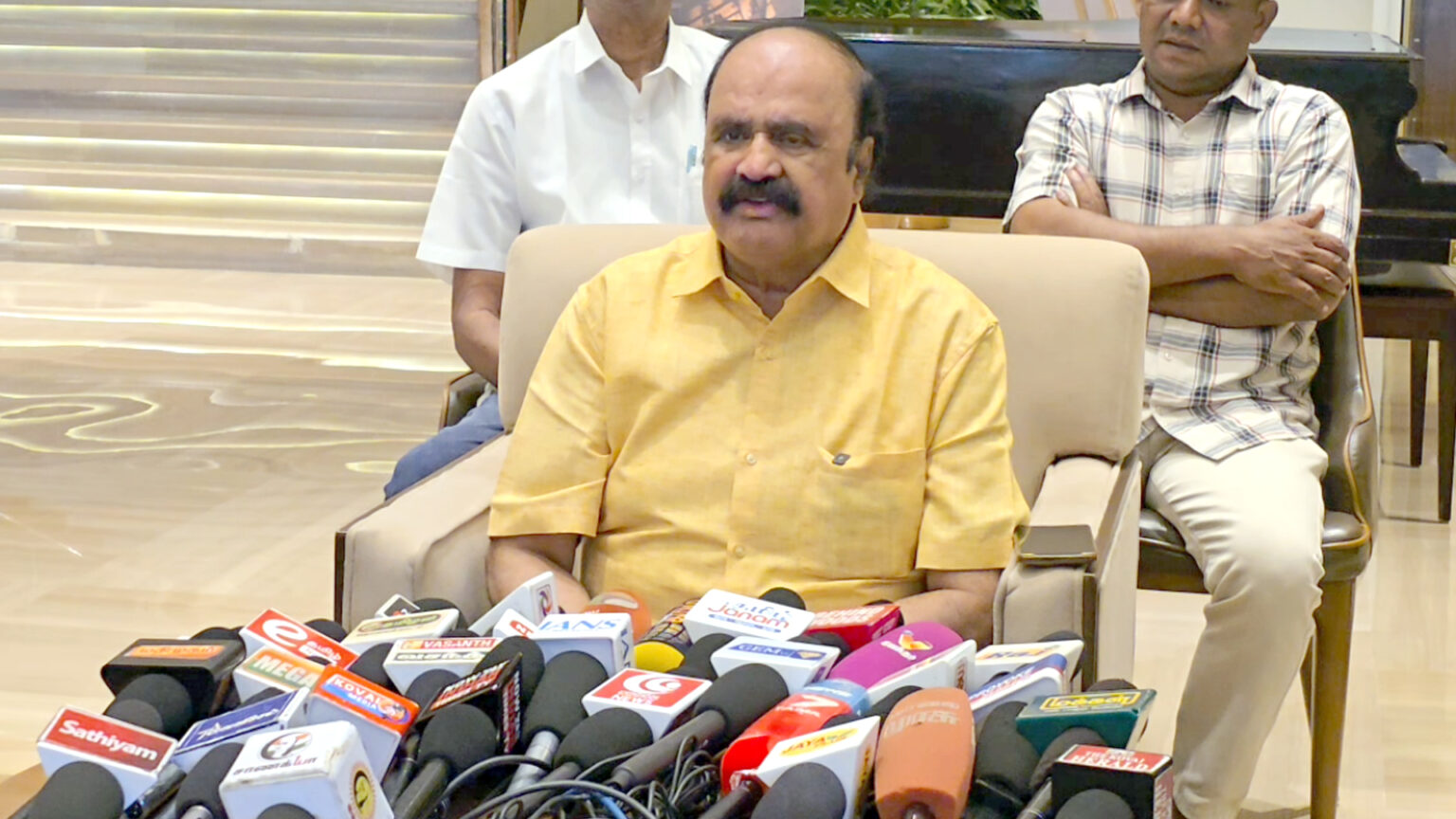 உதயநிதி ஸ்டாலின் கைது சரியானதே…. தவெக முதன்மை செய்தி தொடர்பாளர் புகழேந்தி 016 pugalenthi