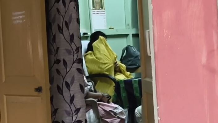 ஈரோடு : ரூ.10,000 லஞ்சம் வாங்கிய வட்டார வளர்ச்சி அலுவலர்..! கையும் களவுமாக கைது செய்த போலீசார்..! 3 3