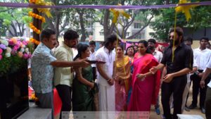தான் படித்த பள்ளிக்கு சொந்த செலவில் 3 மாடி கட்டிடம் கட்டித் தந்த நடிகர் தனுஷ்! Dhanush 1