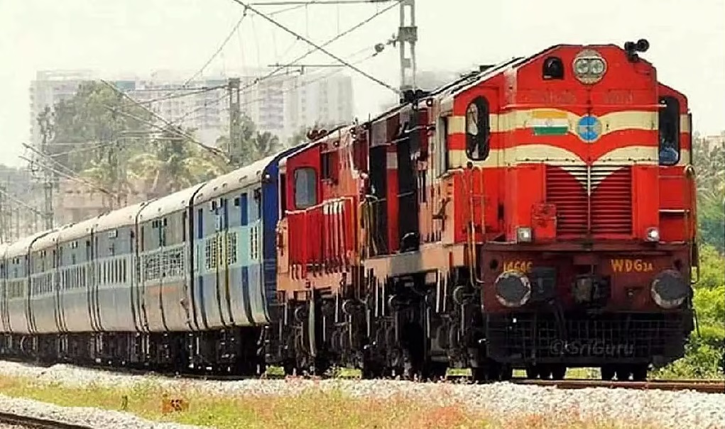 பராமரிப்பு பணி எதிரொலி: மதுரை கோட்டத்தில் முக்கிய ரயில்கள் மாற்றுப்பாதையில் இயக்கம் Train