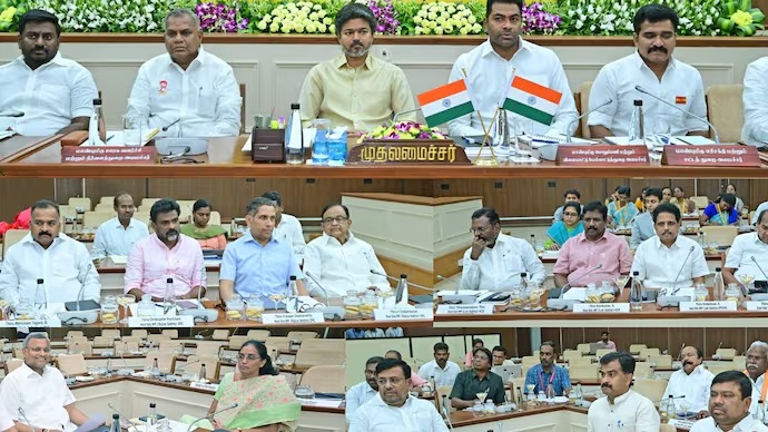 “தமிழ்நாட்டின் 39 சீட்டில் கைவைத்தால் அவ்ளோதான்!”. டெல்லிக்கு முதல்வர் விஜய் போட்ட மெகா ஸ்கெட்ச்!. அதிர்ச்சியில் பாஜக! cm vijay mp meet