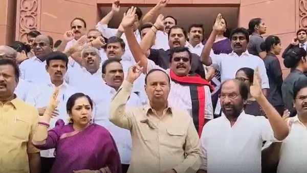 உதயநிதி கைது: டெல்லி வரை பரவிய எதிர்ப்பு.. நாடாளுமன்றத்தில் திமுக எம்.பிக்கள் முழக்கம்!! image 31