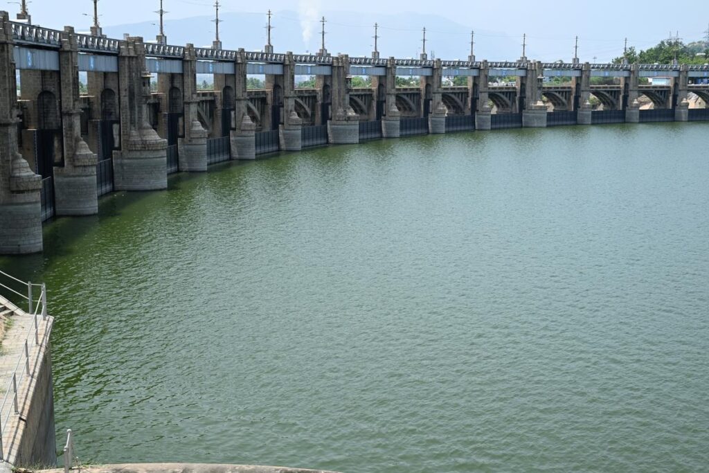 மேட்டூர் அணைக்கான நீர்வரத்து சரிவு!. மழை குறைந்ததால் கபினி உபரிநீர் திறப்பு குறைப்பு! mettur dam